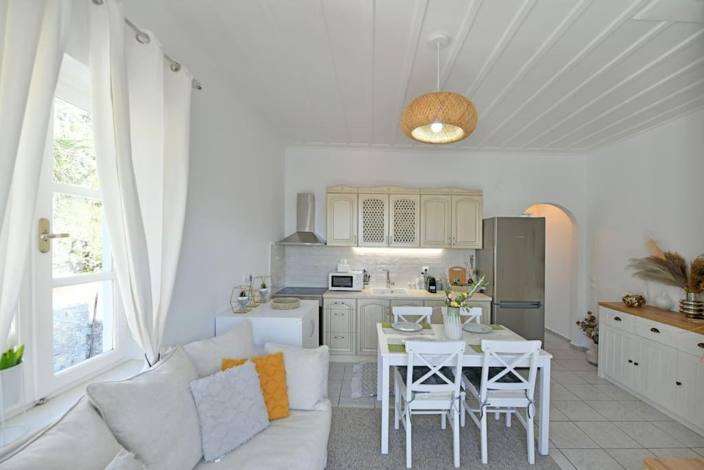 Olivo II Luxury Apartment Hydra  Esterno foto